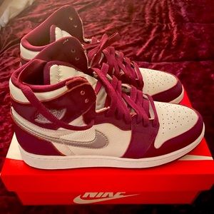 Nike Jordan 1 sneakers. Size 7/8.5women. Worn once